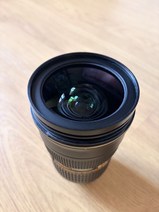 Nikon AF-S NIKKOR 24-70mm f/2.8G ED — отлично състояние
