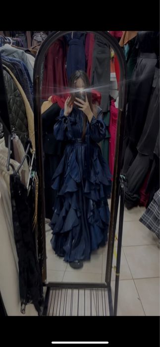 Платье лазер,в идеальном состоянии.