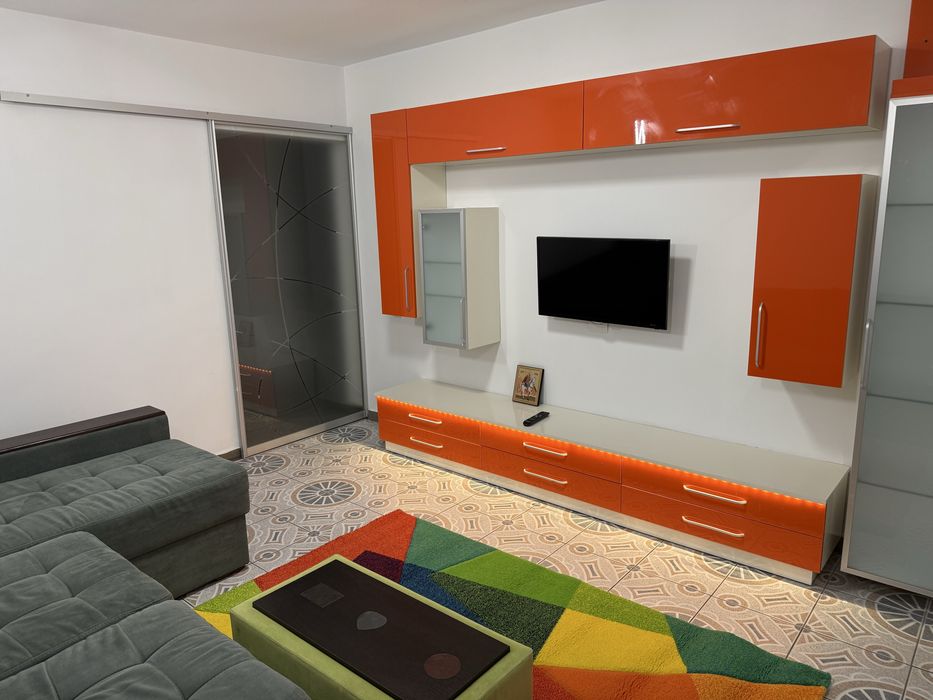 Inchiriere apartament 2 camere decomandat