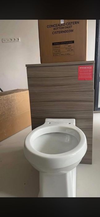 Комплект тоалетна чиния с шкаф и казанче за вграждане