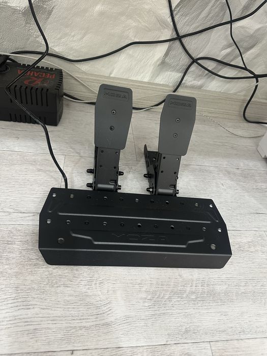 Игровой руль Moza r3