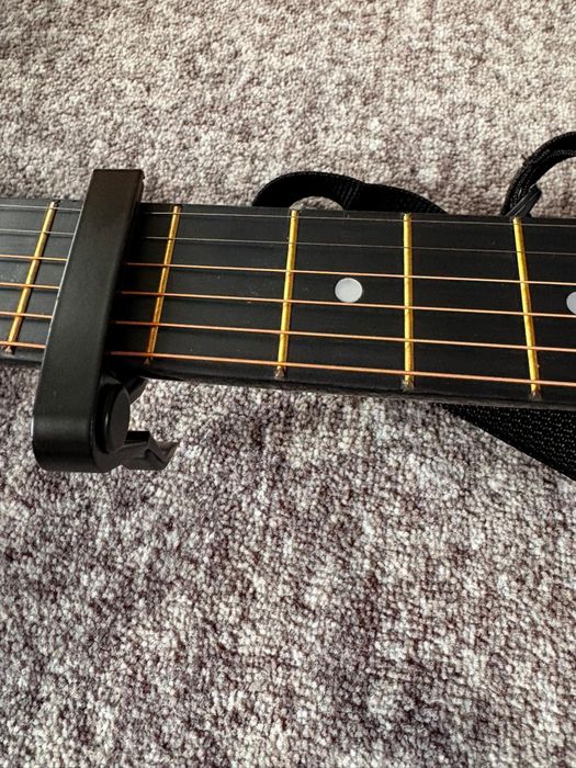 Гитара шұғыл ақша керек болып арзан сатамын