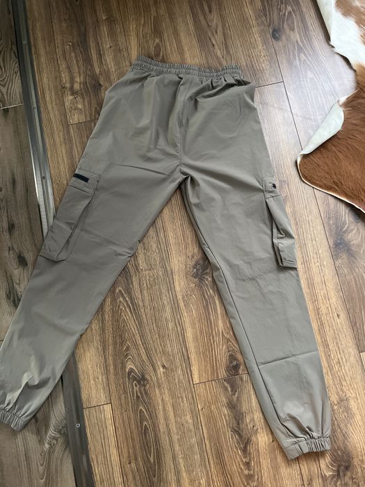 Vand pantaloni the north face,columbia