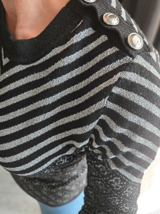 Пуловер  Guess - S размер