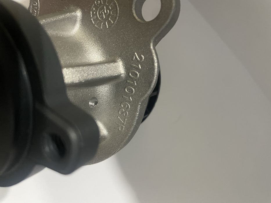 Pompa apa Renault 2101016867R