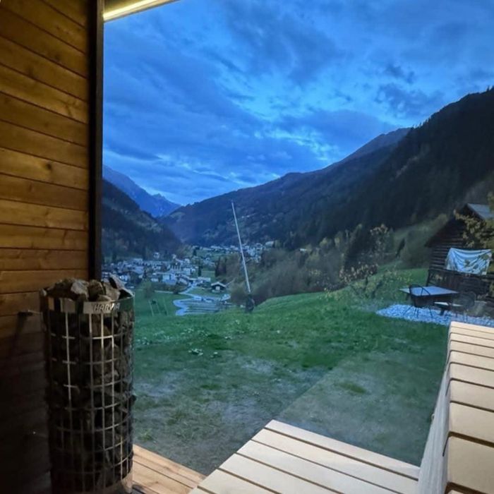 Уникална Сауна с панорамен огледален прозорец