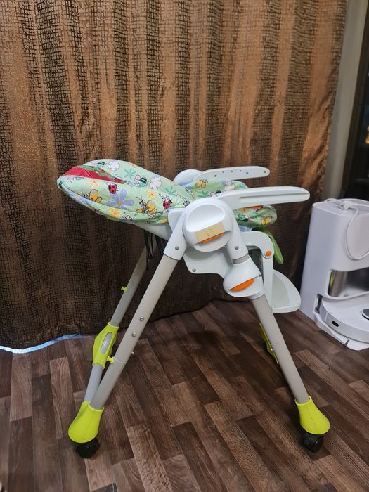 Продаю детский стульчик chicco