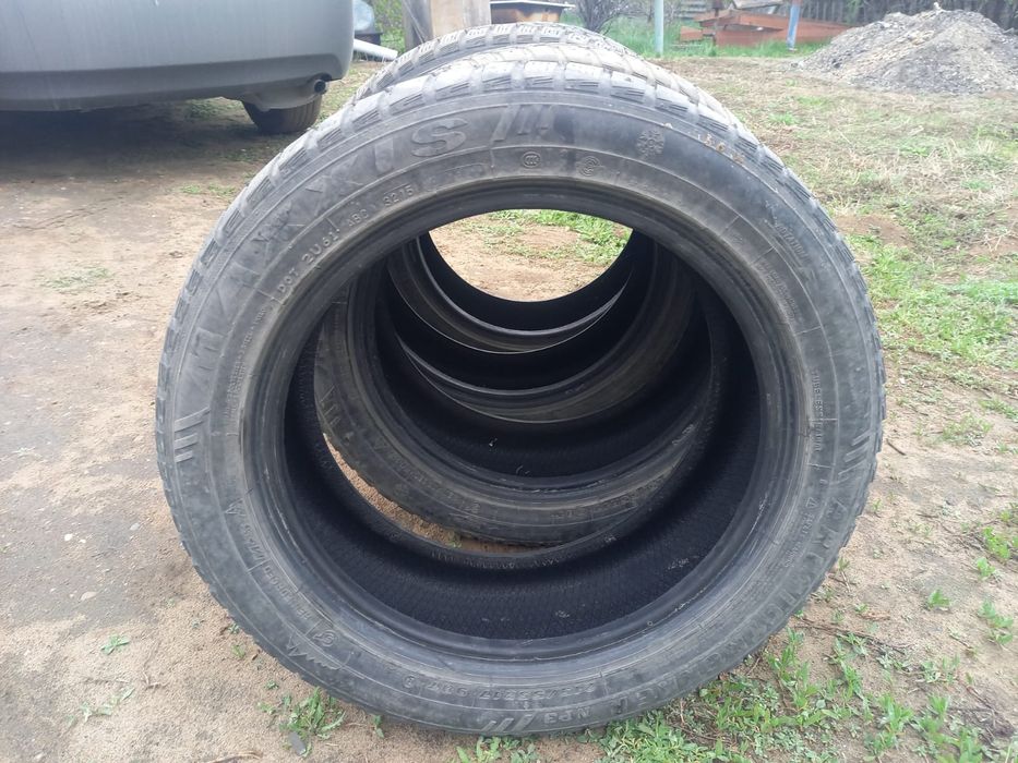 Продам резины на 215/55/17