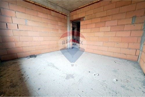 Продава се Къща в с. Звездица, Област Варна - 209 кв.м за 838 €/кв.м - Снимка #10