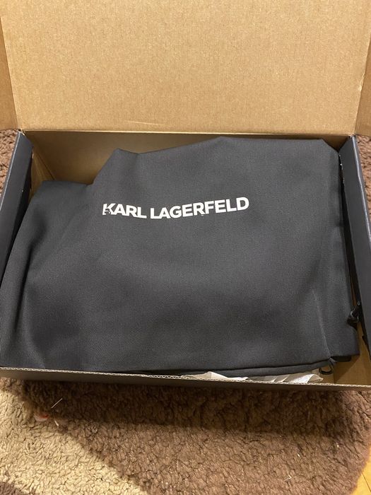 Vind  1 pereche Karl Lagerfild marimea 44 noi nouti la cutie