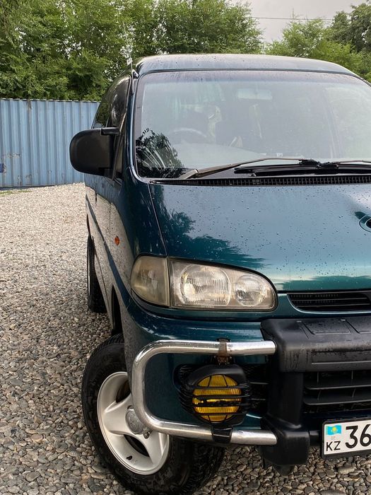 Продам Мицубиси Делика булка