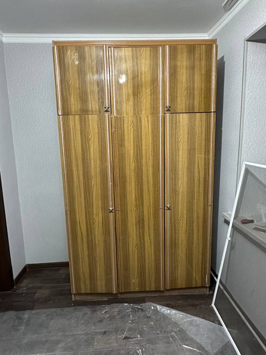 Продаеться шкаф.