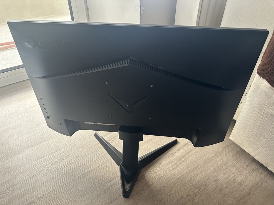 144hz 24’ Acer Nitro QG241YPbmiipx със счупена матрица