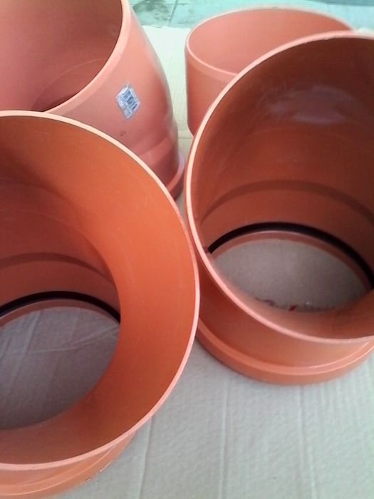 Coturi,garnituri canalizare,reductie,fitinguri.Noi.