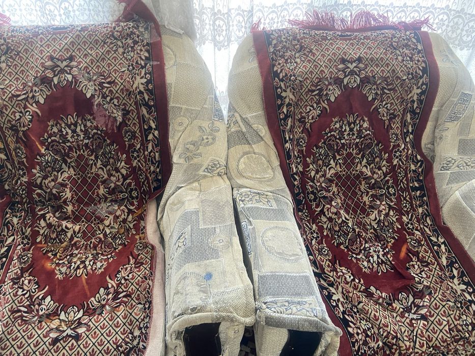 Divan kreslo holati rasmda