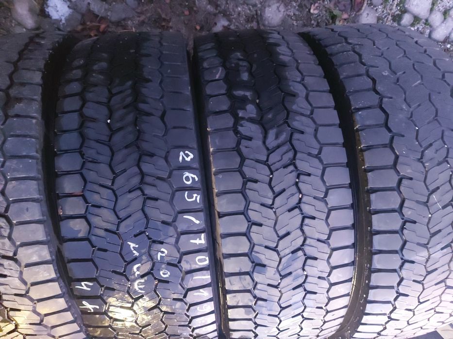 265/70R19.5 Michelin 4 броя