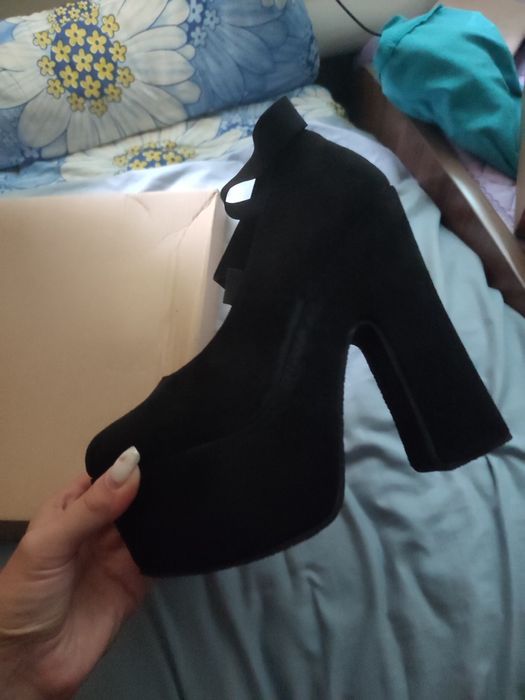 Туфли на каблуке