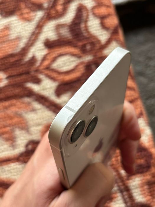 Apple iphone 13.