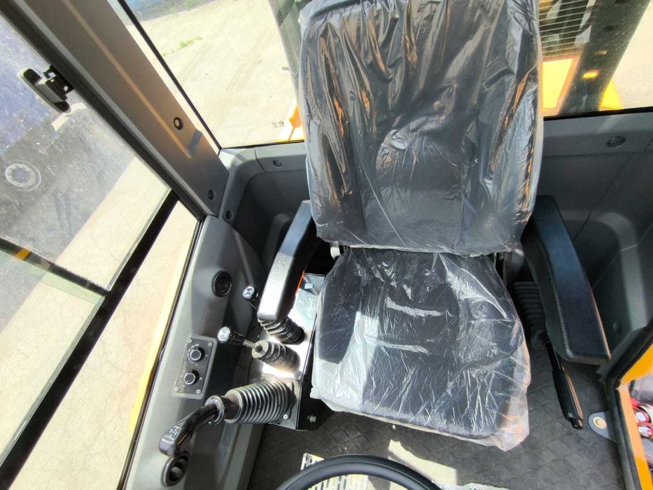 Фронтальный погрузчик  JGM620E