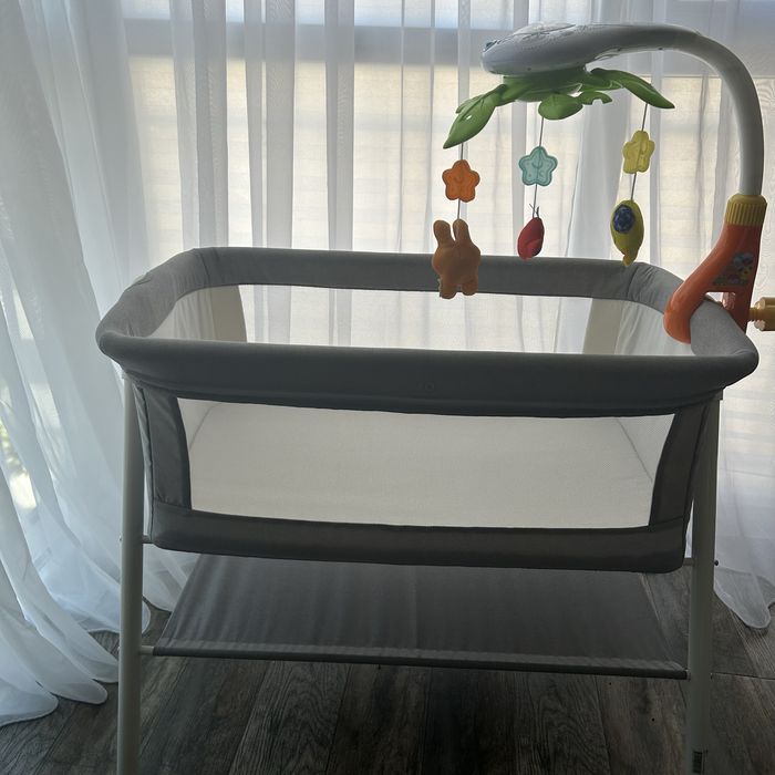 Бебешка кошара с подарък музикална въртележка