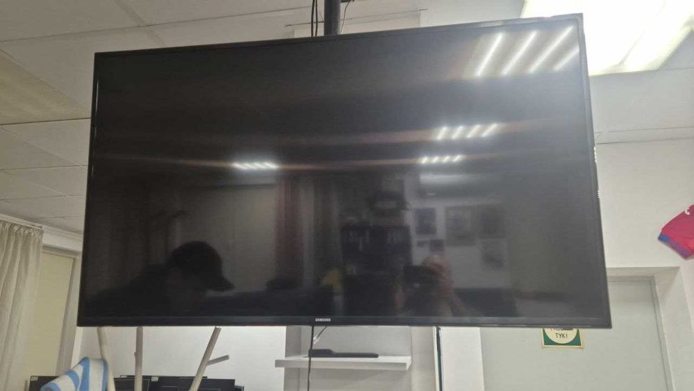 Телевизори 50 инча