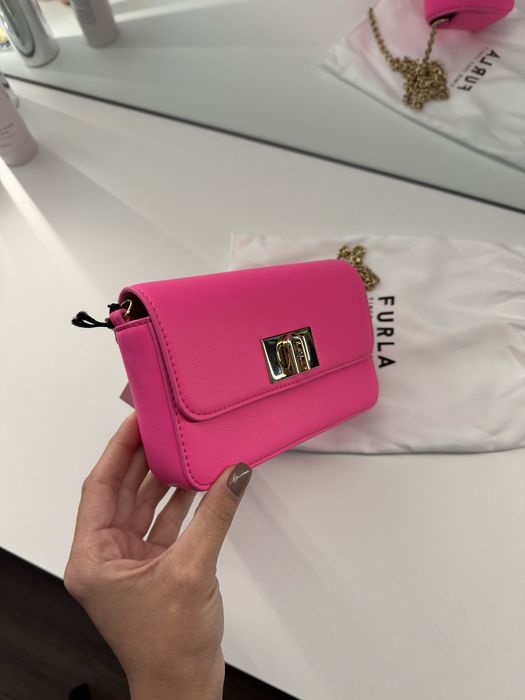 Чанта Furla.