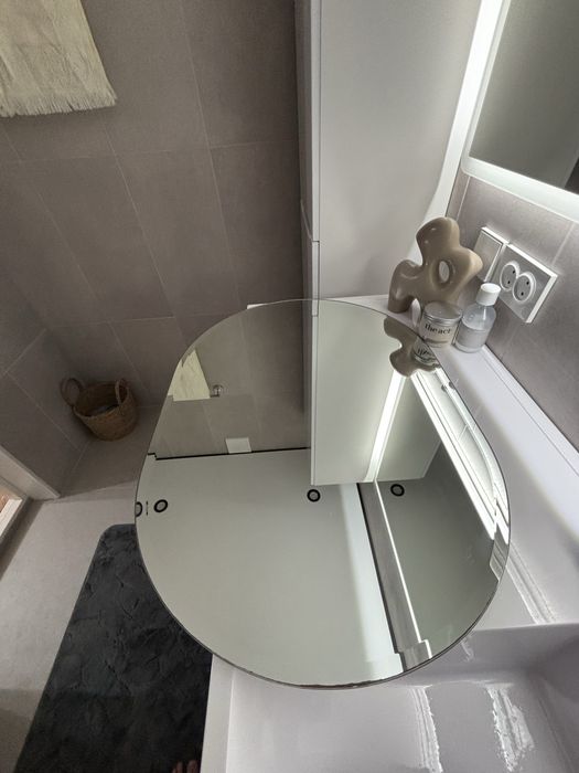 Зеркало в хорошем состояние