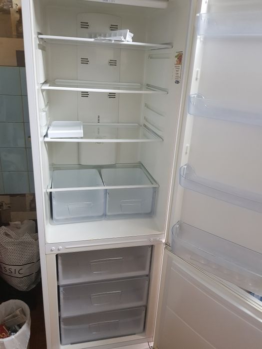 Холодильник Indesit