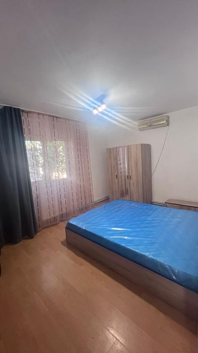 Inchiriez garsoniera decomandata cu centrala  proprie si aer conditionat