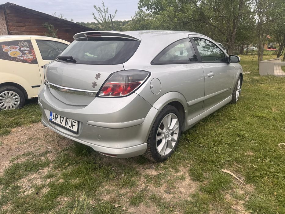 Opel astra gtc an 2006