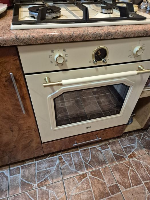 Cuptor Electric Beko