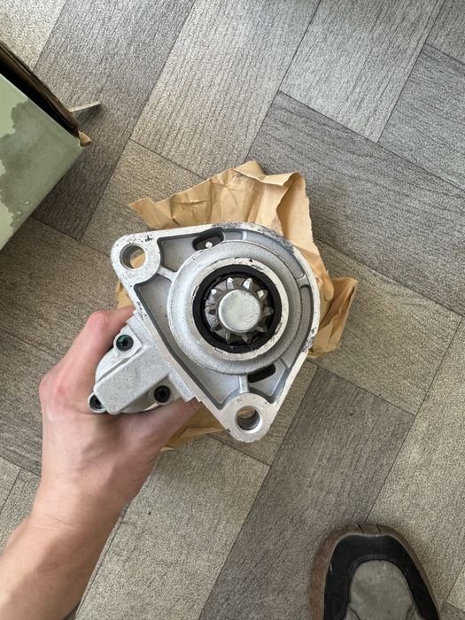 Продам стартер на порш каен