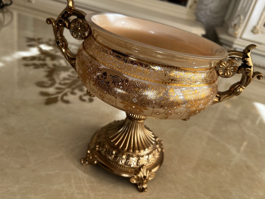 Багема сотилади срочна