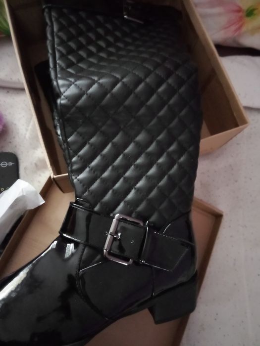 Лачени ботуши нови с топла подплата