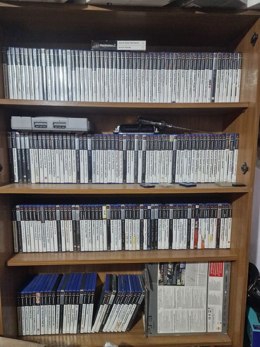 Над 200 диска за playstation 2