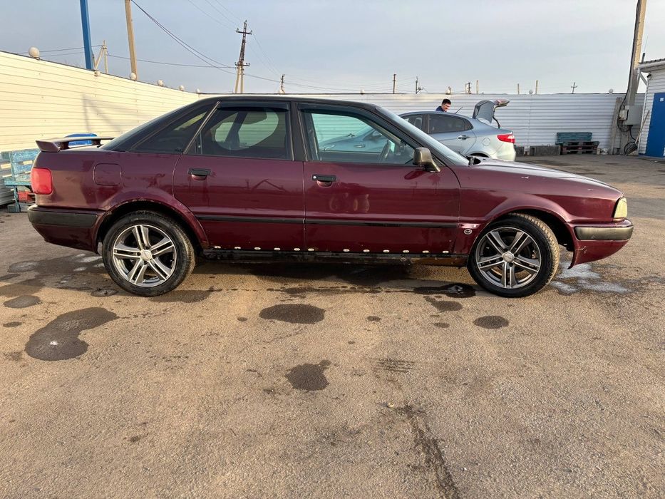Продам Ауди 80 б4