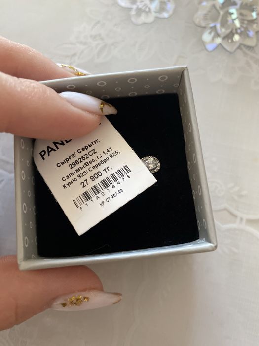 Серьги капли от PANDORA