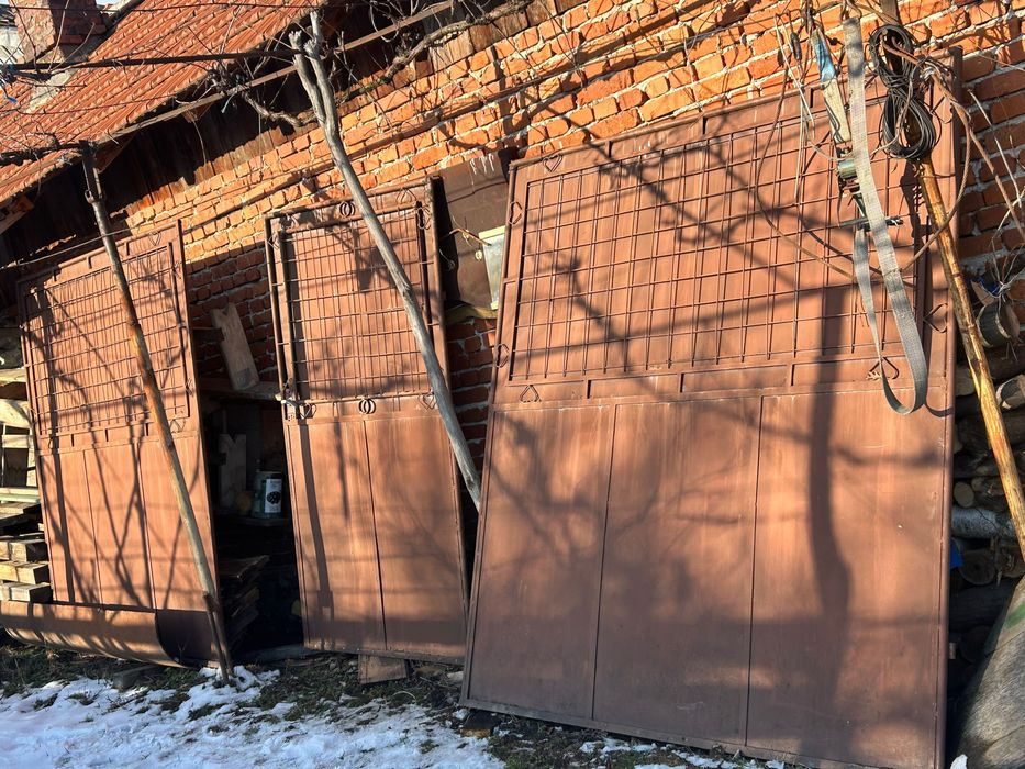 Vând set porții metalice