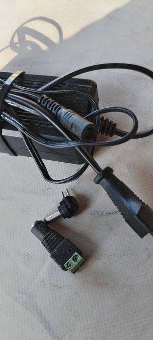 Alimentaror/transformator din 220v, reglabila iesirea de la 5v la 15v