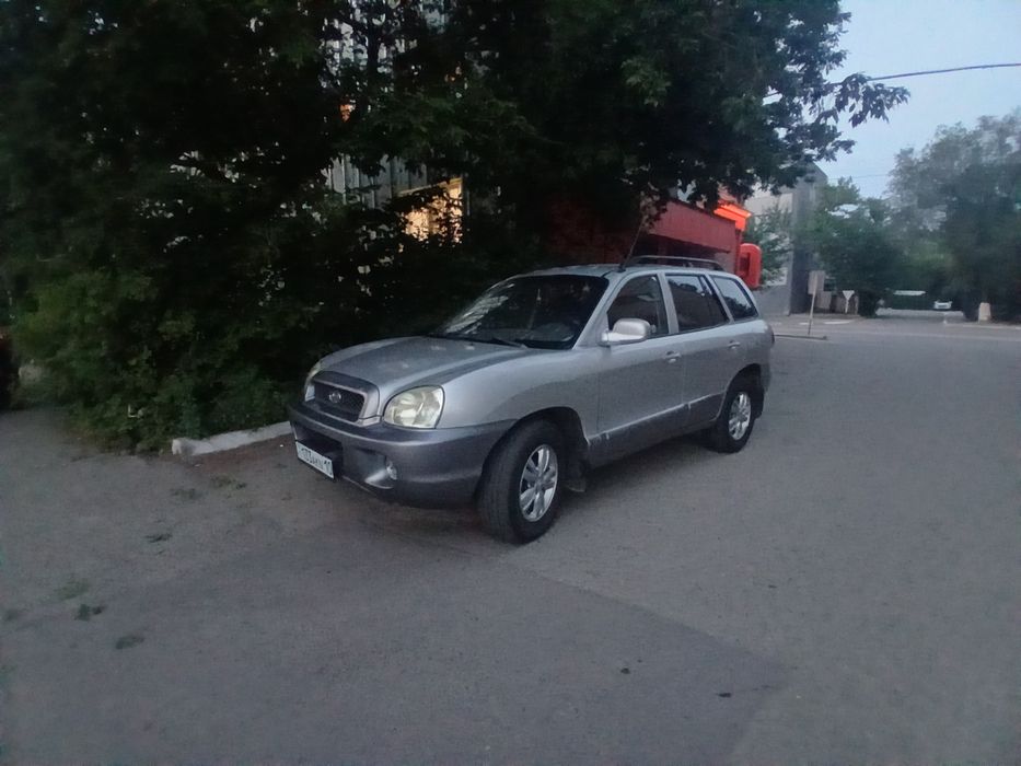 Хюндай санта фе.