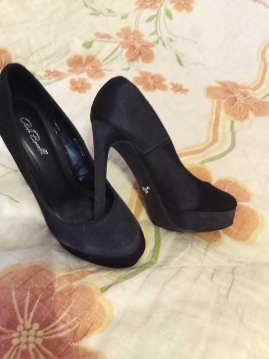 Елегантни дамски обувки
