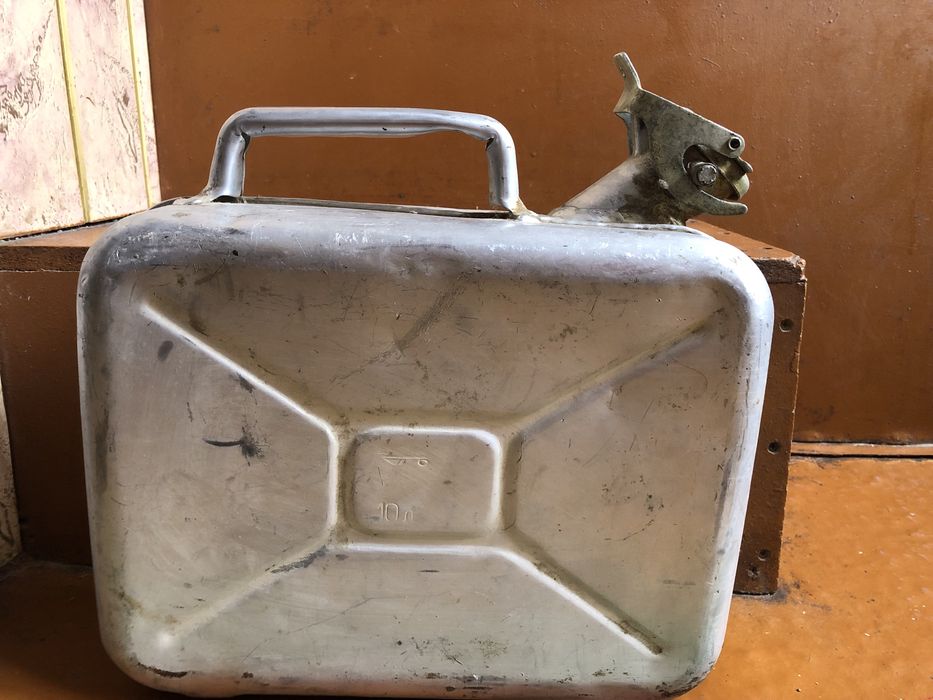 Продаются Канистр и фляга