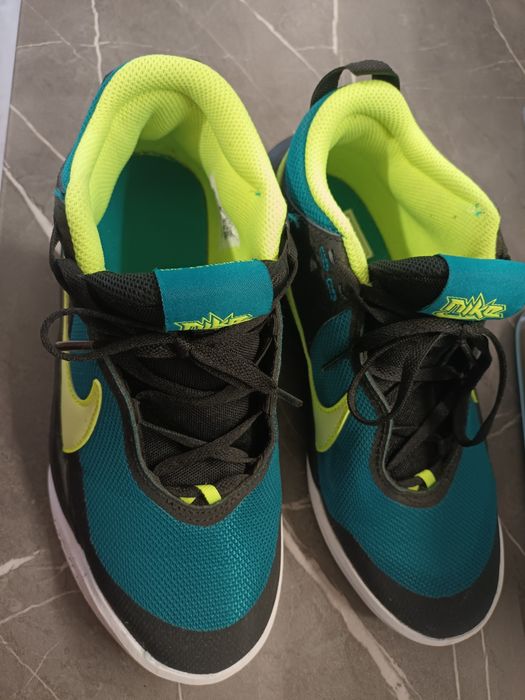 Nike Team Hustle D 10