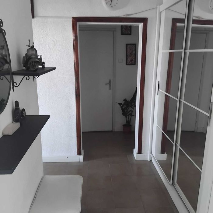 Продава се Тристаен апартамент в Русе, Родина 3 - 82 кв.м за 1818 €/кв.м - Снимка #3