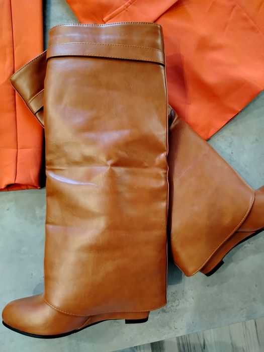 Кафеви кожени ботуши