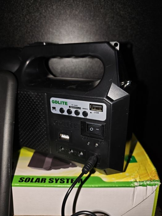 Kit Solar Portabil, Panou solar, USB, Bluetooth, Radio,Incarcare tel!