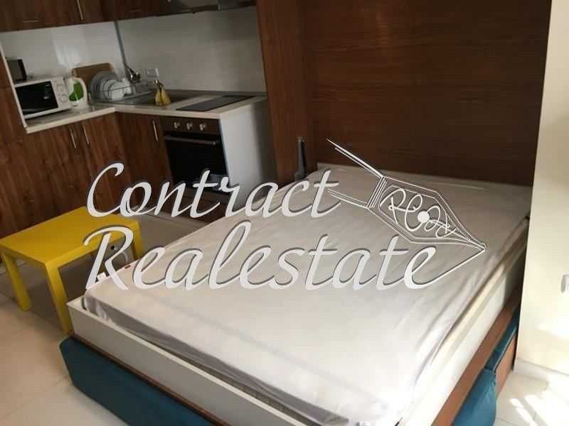 Едностаен Обзаведен Червен площад !