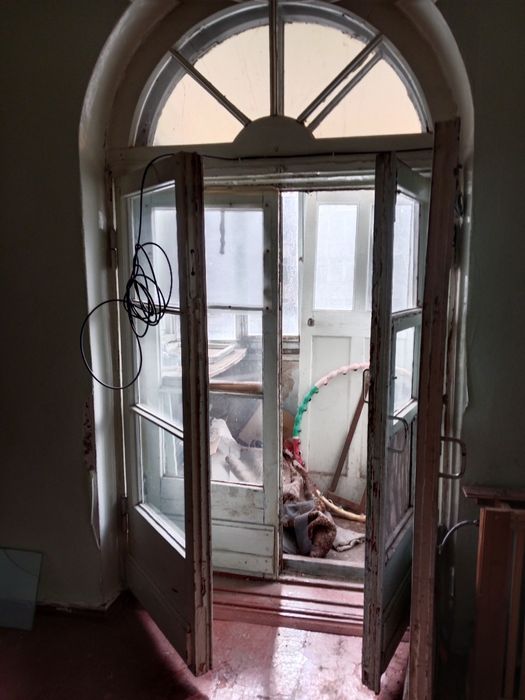 Отдам рамы,двери бесплатно