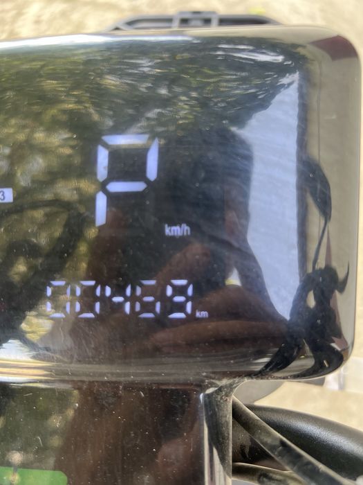 Skuter sotiladi srochno