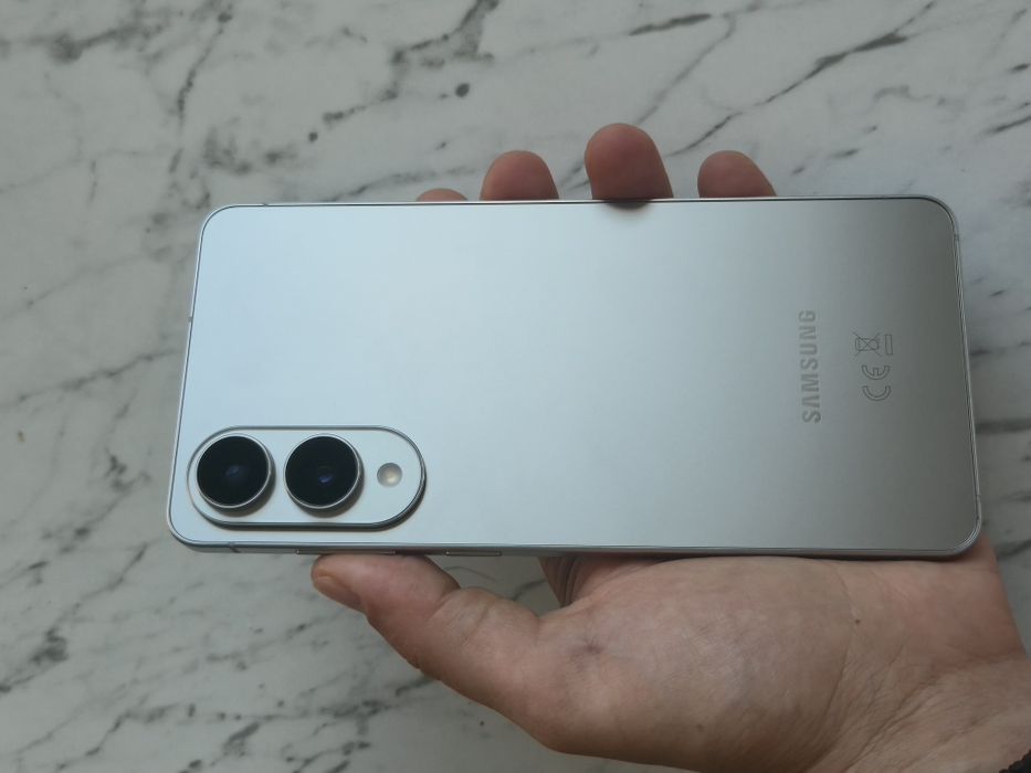 Vand Samsung S25 Edge Knox